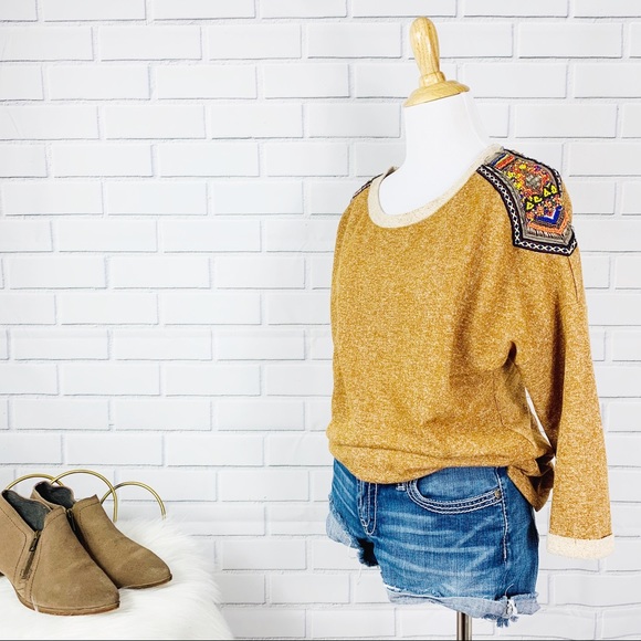 Daytrip Sweaters - Daytrip Sweater Size Small